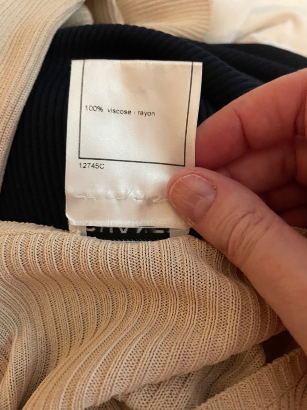 Chanel Vintage 02P Karl Lagerfeld Printemps Ribbed Knit Cardigan Beige CC Button - Picture 13 of 13